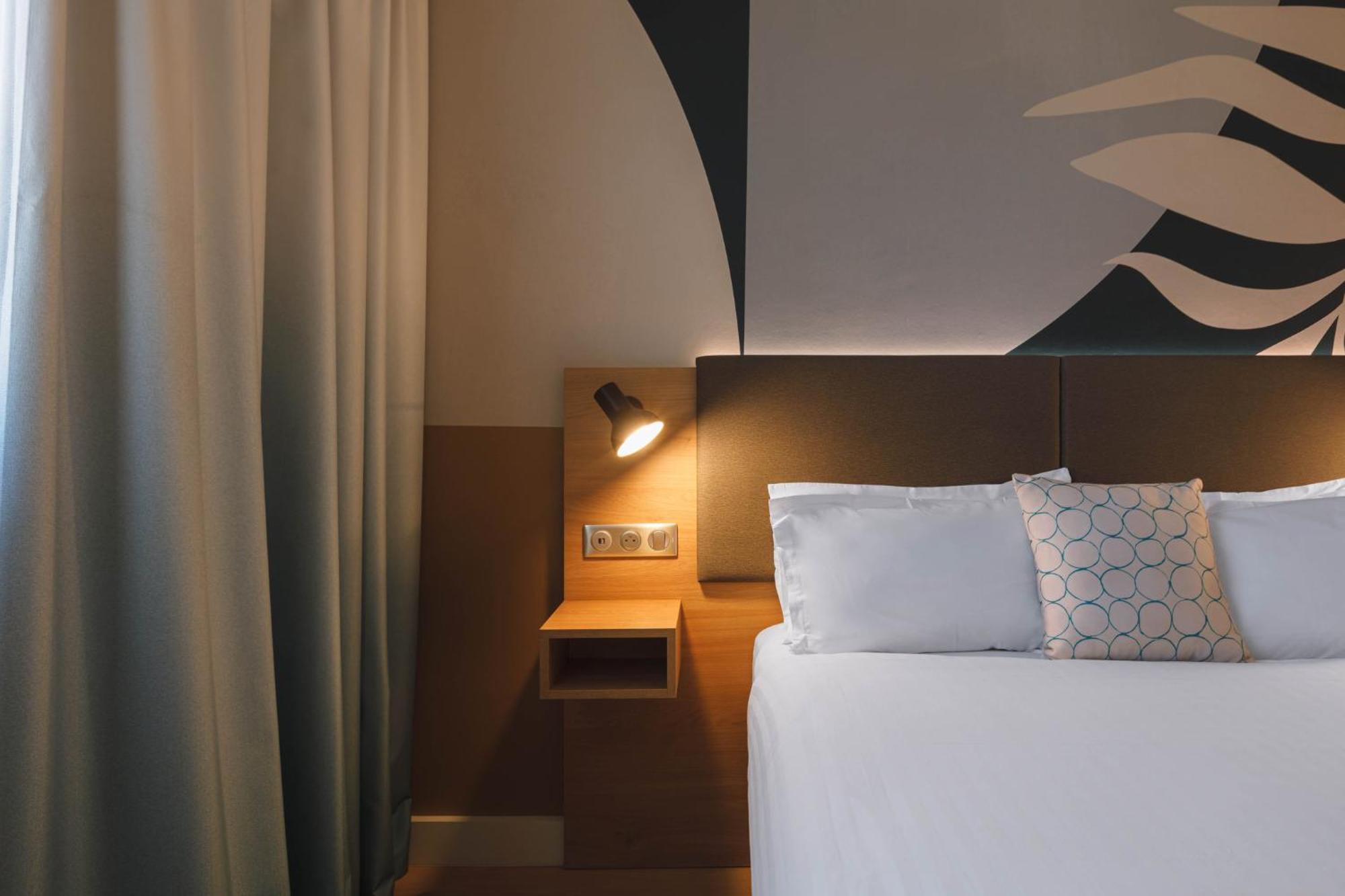 Holiday Inn Toulon City Centre By Ihg Экстерьер фото