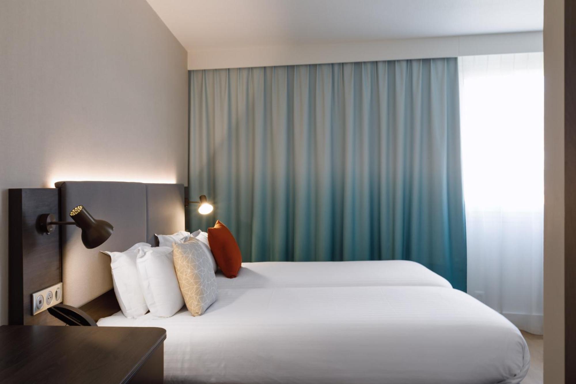 Holiday Inn Toulon City Centre By Ihg Экстерьер фото