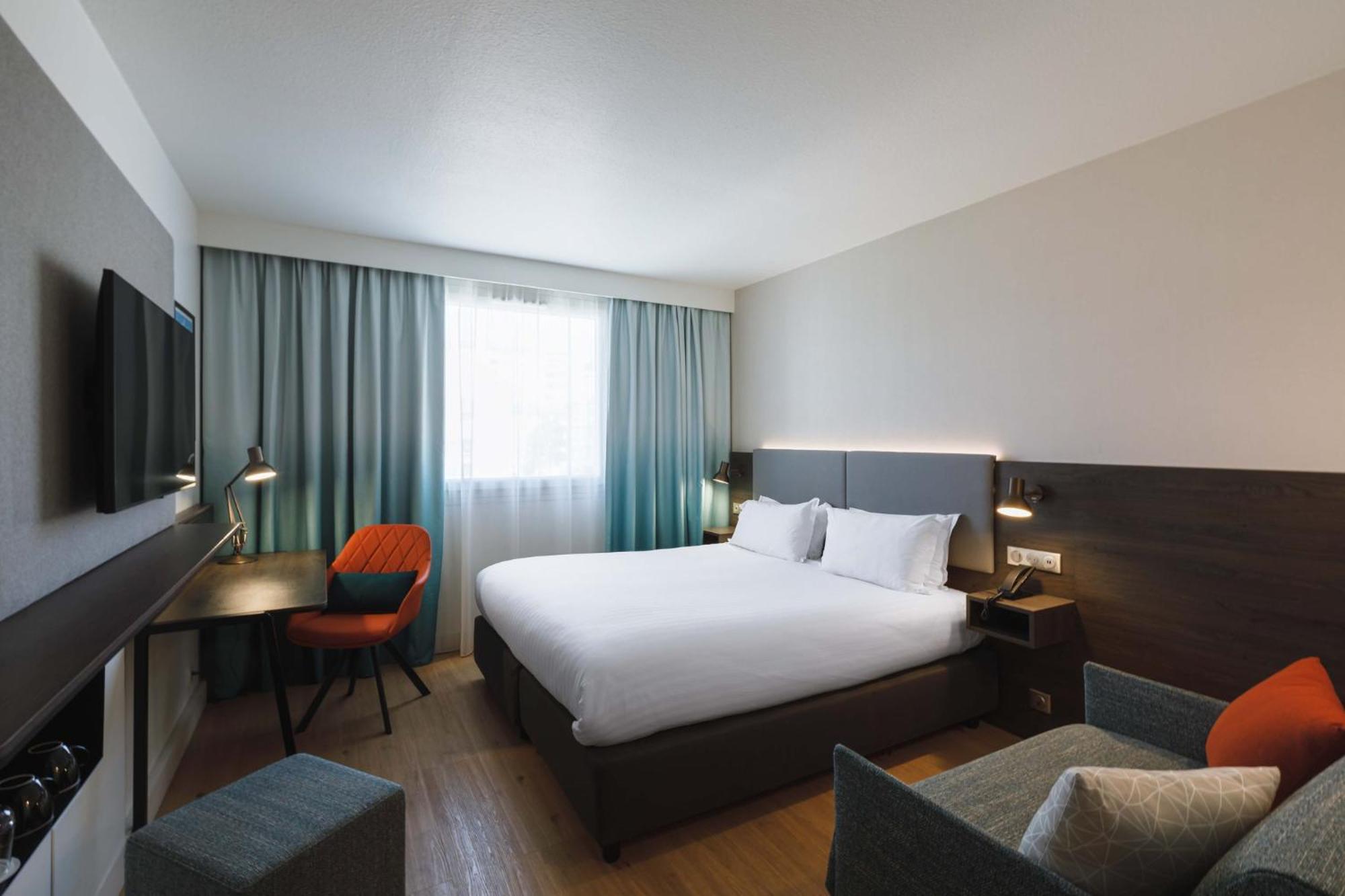 Holiday Inn Toulon City Centre By Ihg Экстерьер фото
