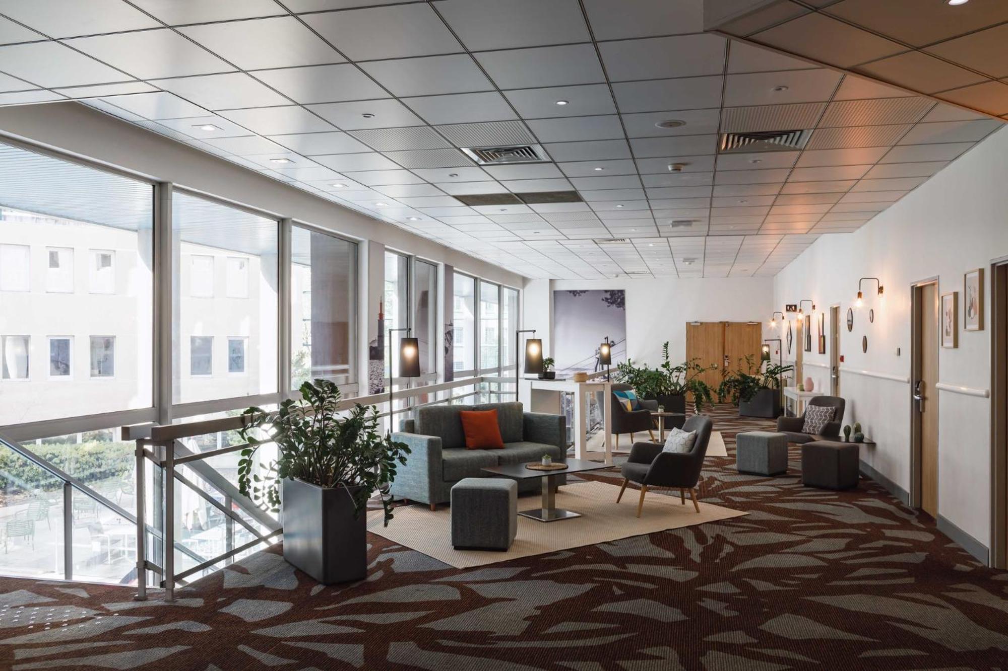 Holiday Inn Toulon City Centre By Ihg Экстерьер фото
